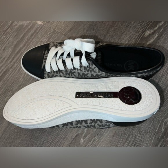 Michael Kors MK City Sneaker MONOGRAM Graphite Black Grey Lace Up Shoe size 8 - Picture 6 of 9